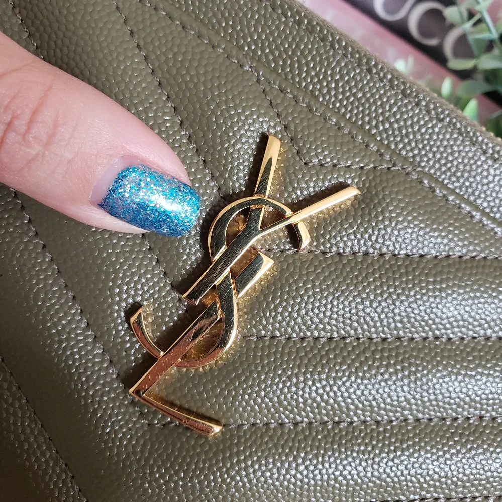 Authentic Pre-owned Yves Saint Laurent Grain De Poudre Bill Pouch Clutch - Picture 5 of 13